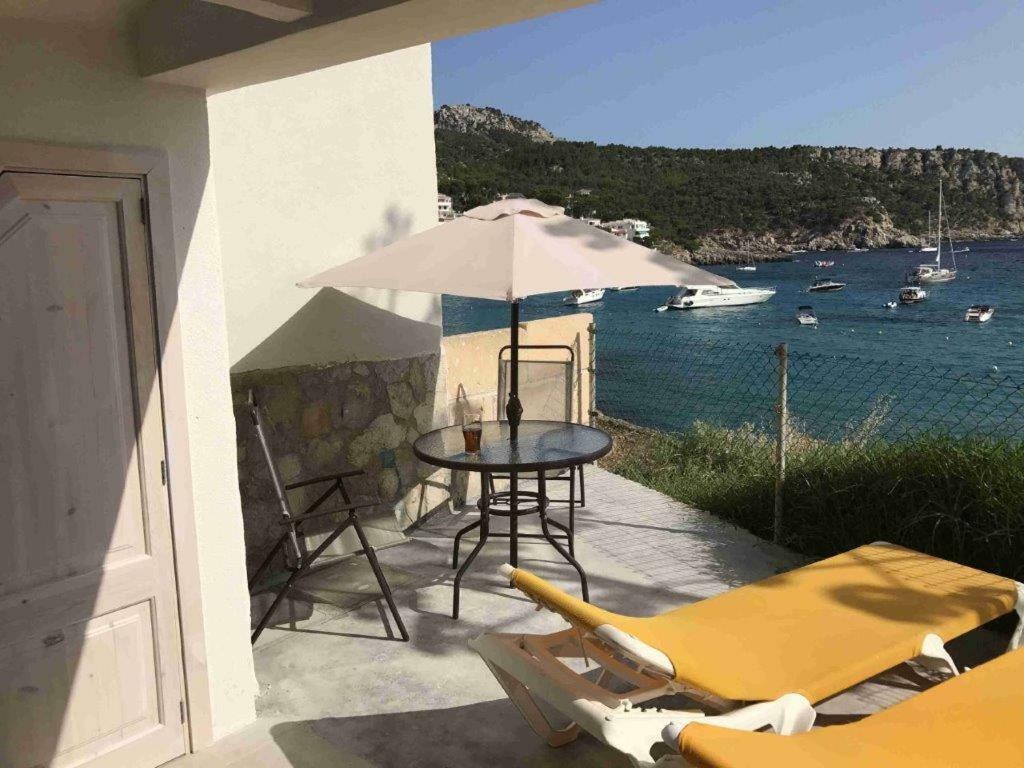 Hebergement Front De Mer Apartment Sant Elm Exterior photo